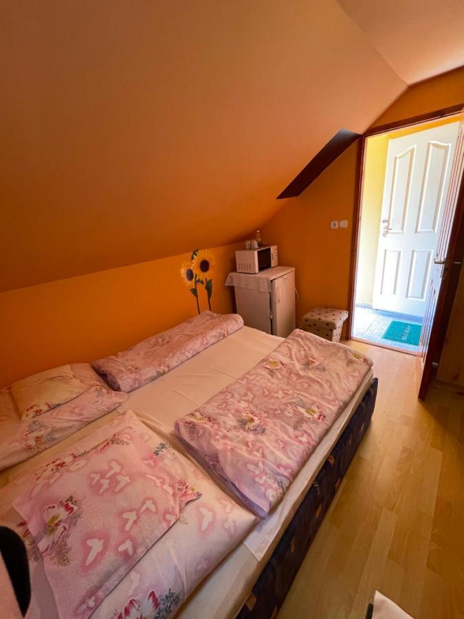 Horvath Vendeghaz Hotel Monosbel Luaran gambar