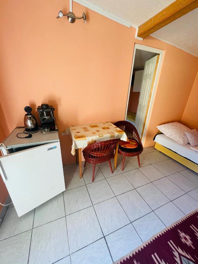 Horvath Vendeghaz Hotel Monosbel Luaran gambar