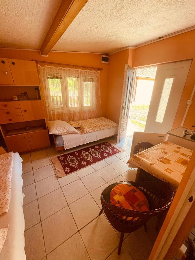 Horvath Vendeghaz Hotel Monosbel Luaran gambar