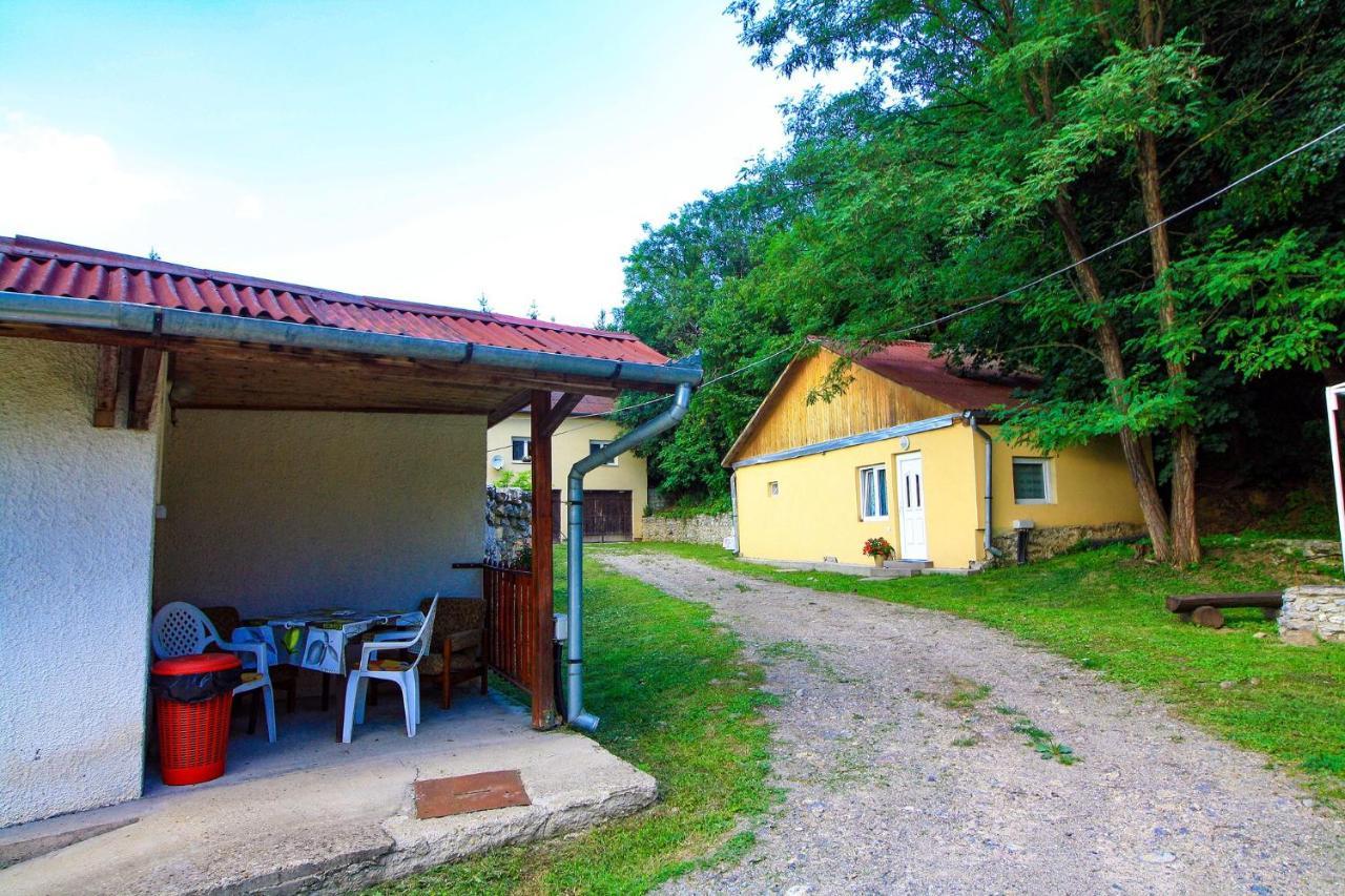 Horvath Vendeghaz Hotel Monosbel Luaran gambar