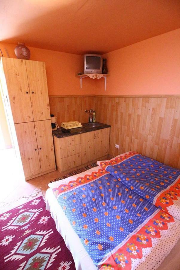 Horvath Vendeghaz Hotel Monosbel Luaran gambar