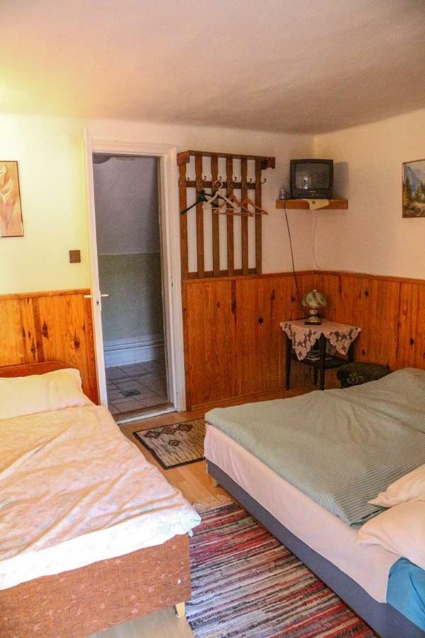 Horvath Vendeghaz Hotel Monosbel Luaran gambar